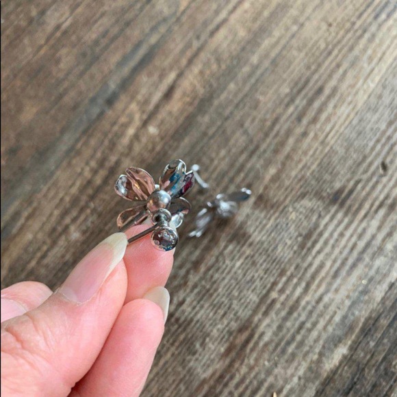 Vintage Genuine Silver Flower Screw Back Earrings - Picture 2 of 2